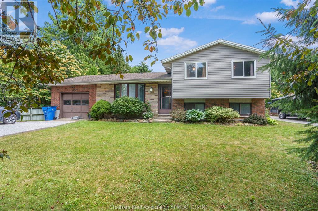 22 Francis AVENUE, Dealtown, Ontario