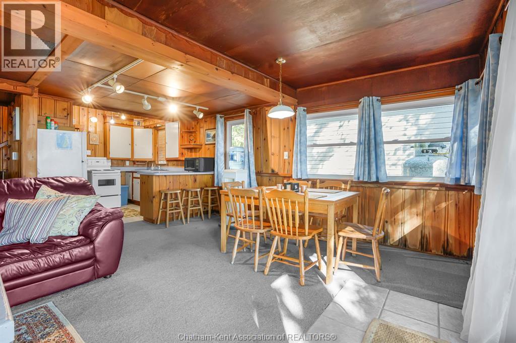 17178 Lakeshore Road, Rondeau Park, Ontario  N0P 1X0 - Photo 13 - 26016078