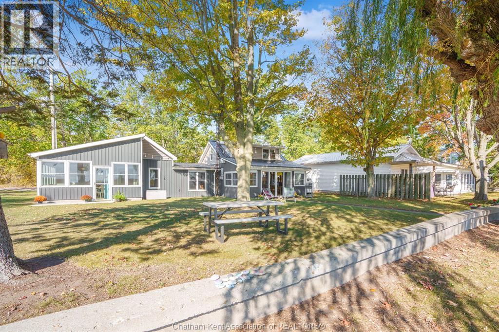 17178 Lakeshore Road, Rondeau Park, Ontario  N0P 1X0 - Photo 30 - 26016078