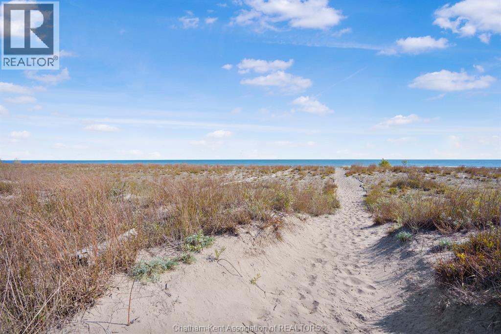 17178 Lakeshore Road, Rondeau Park, Ontario  N0P 1X0 - Photo 41 - 26016078