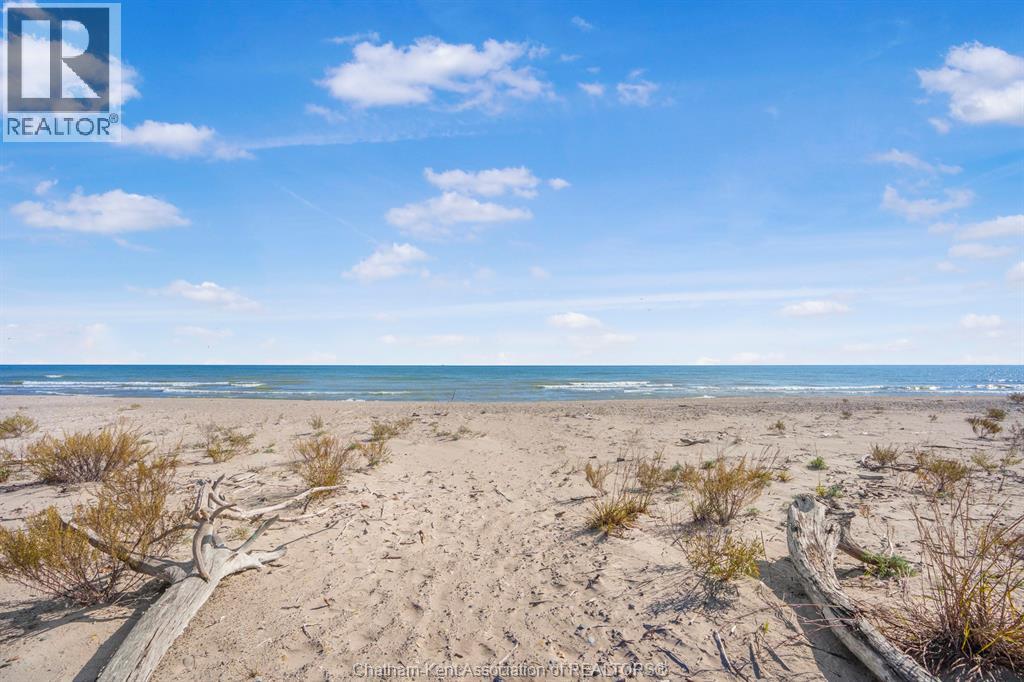 17178 Lakeshore Road, Rondeau Park, Ontario  N0P 1X0 - Photo 44 - 26016078