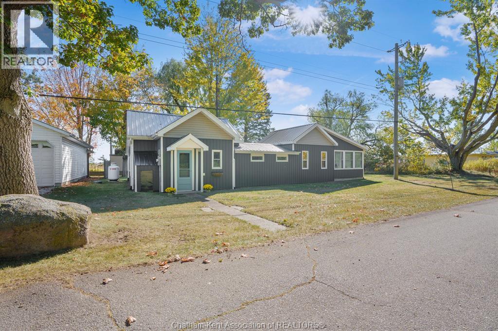 17178 Lakeshore Road, Rondeau Park, Ontario  N0P 1X0 - Photo 49 - 26016078