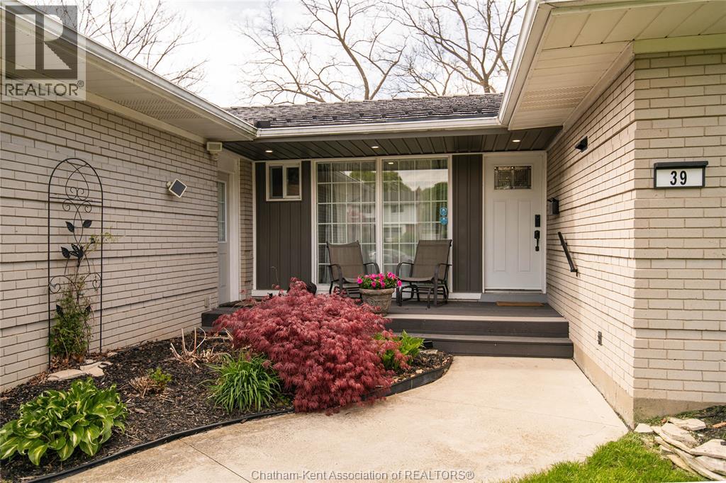39 Chippewa Drive, Chatham, Ontario  N7M 5S1 - Photo 2 - 26018590