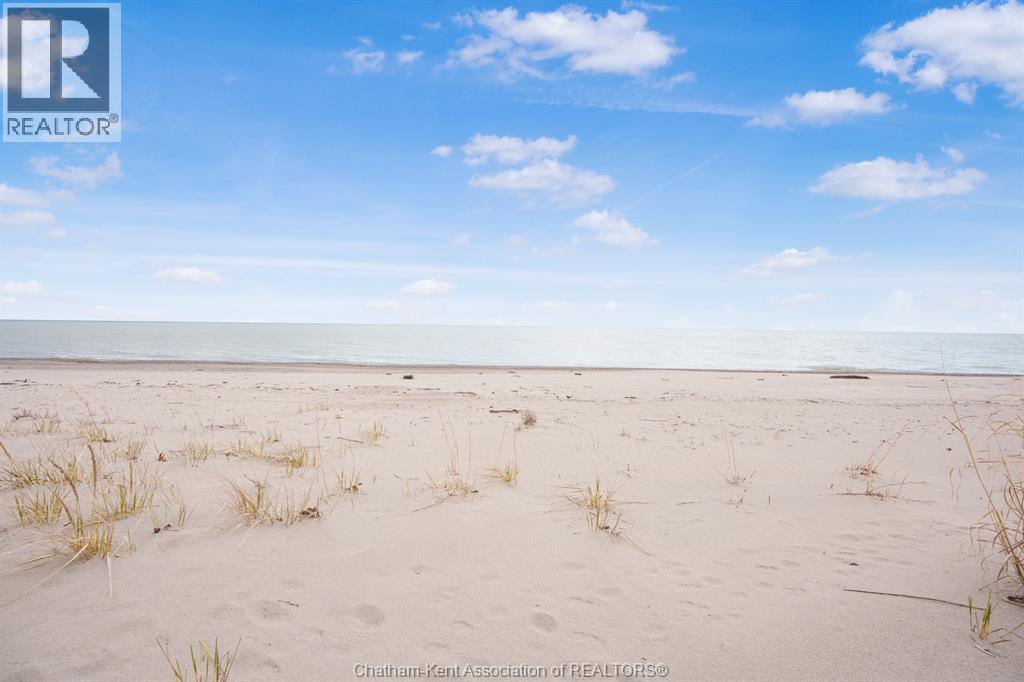 17938 Lakeshore Road, Rondeau Park, Ontario  N0P 1X0 - Photo 46 - 26019844
